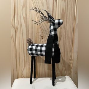 EUC Buffalo Check Standing Reindeer With Scarf Christmas Holiday 19x9